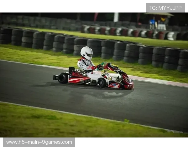 赛车锦标赛赛前会议强调天气变化对战术影响